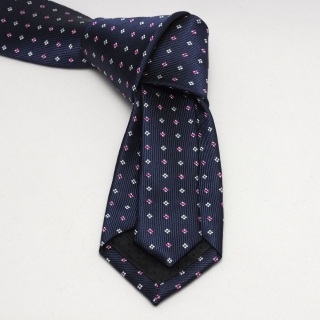 Темный узкий галстук с цветными вставками