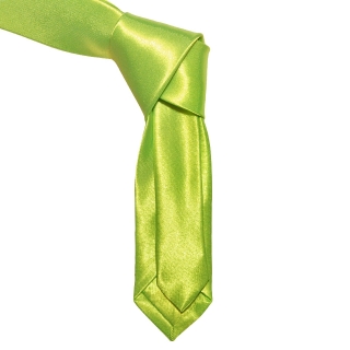 Узкий галстук зеленого цвета