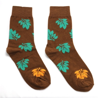 Купить коричневые носки с листьями